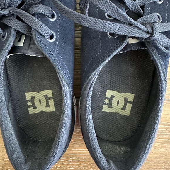 DC sneakers size 5.5 - Picture 6 of 8